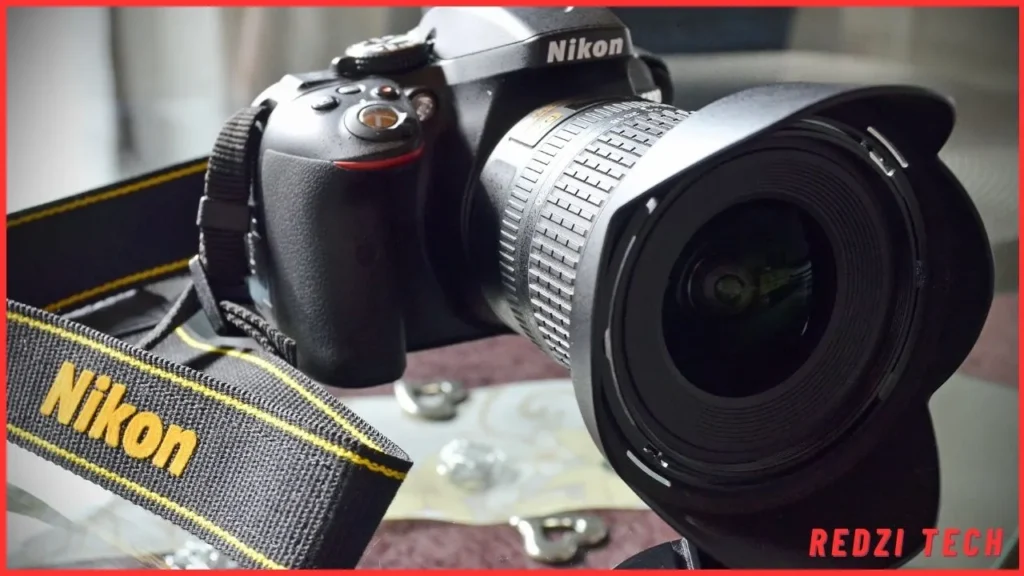 How to switch between lcd to eyeview in nikon6